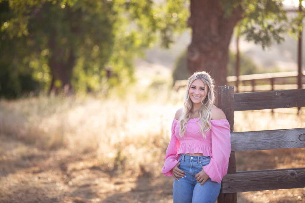 rustic brentwood senior photoshoot in bentwood